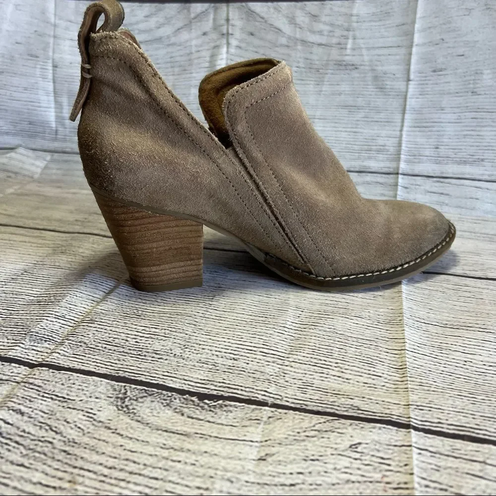 Jeffrey Campbell Women's Size 8 Rosalee Ankle Bootie Taupe Suede Western